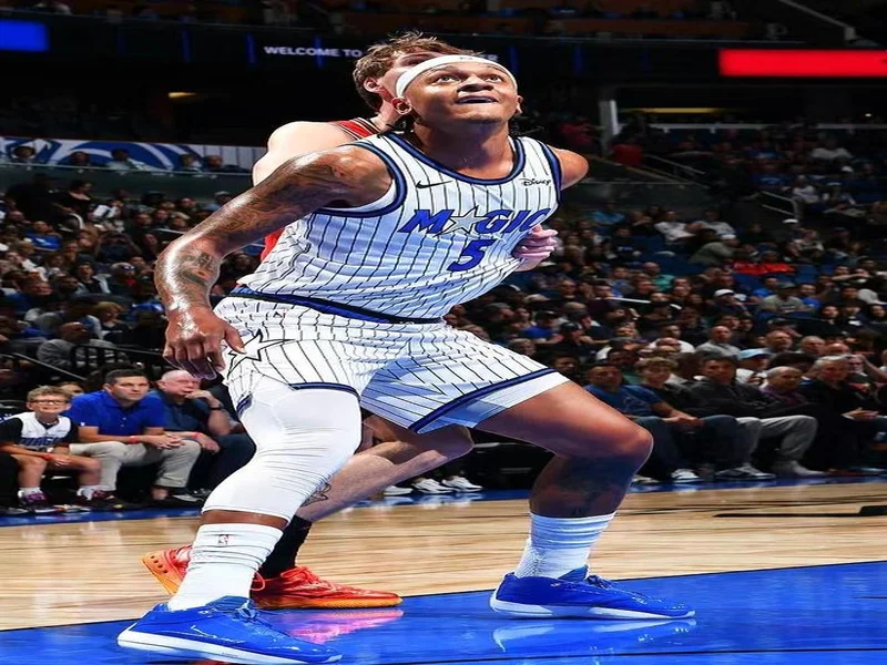 穆德里克因车窗贴膜颜色过深被拦下后,被发现禁驾期内驾驶